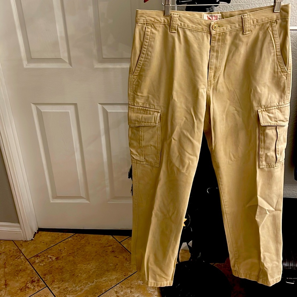 Great condition Tan Navy Cargo pants.